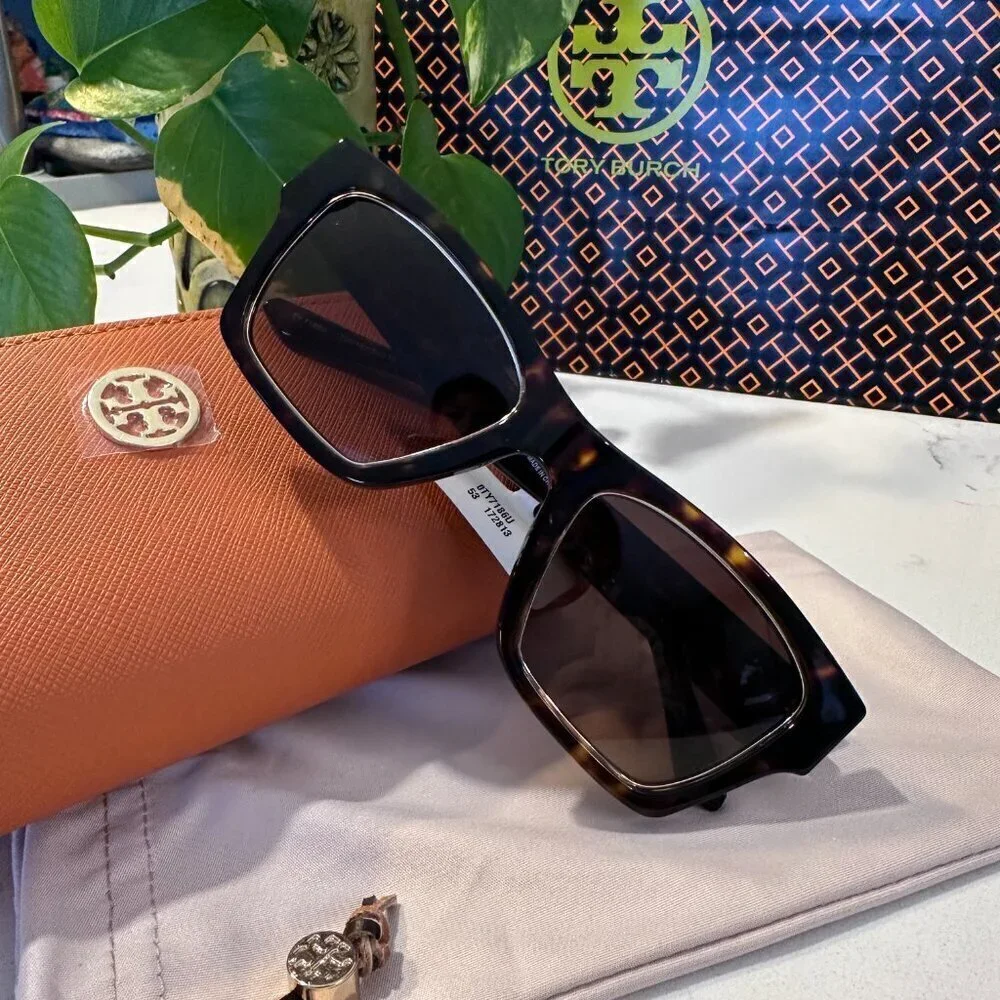 NWT! NEW! Tory Burch Trace Sunglasses -Dark Tortoise / Brown Gradient